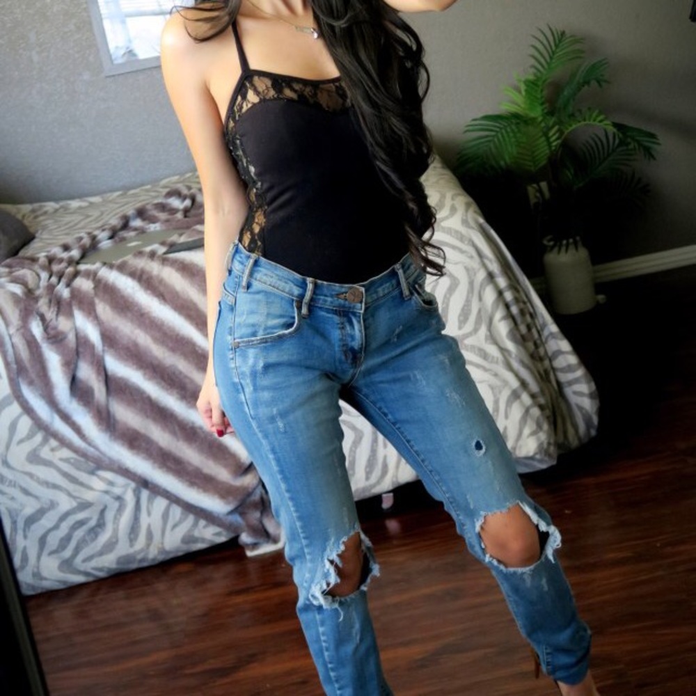 One Teaspoon Skinny Destroyed Jeans